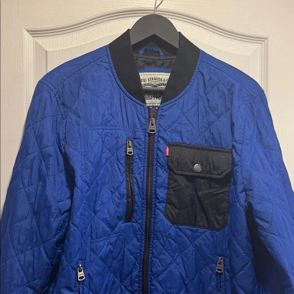 316-Levi's men's diamond quilted bomber jacket in blue - Picture 3 of 11